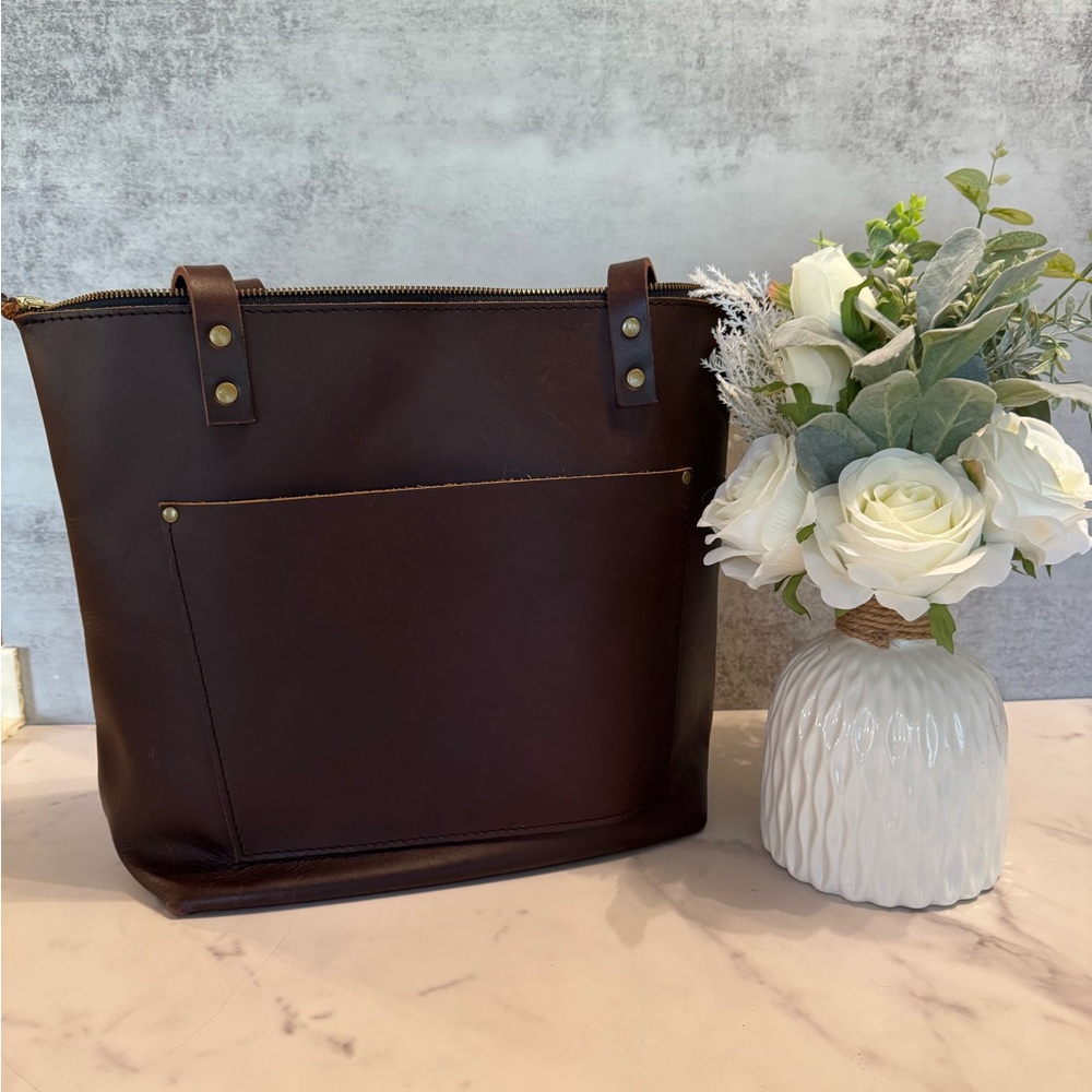 Portland Leather Medium Grizzly Zippered Tote